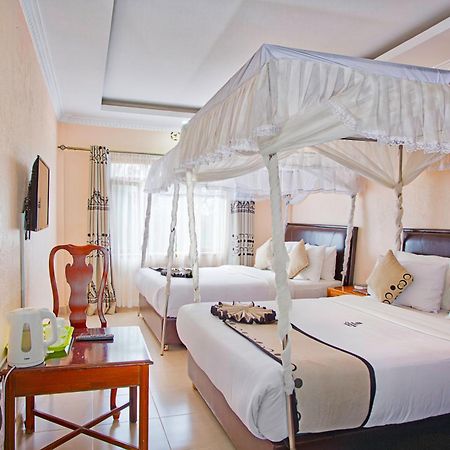 Chambai Hotel ไนวาชา ภายนอก รูปภาพ