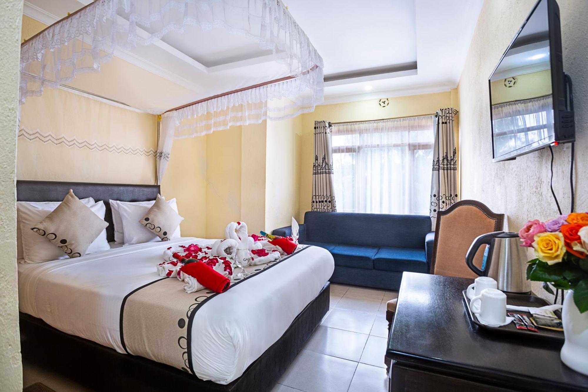 Chambai Hotel ไนวาชา ภายนอก รูปภาพ