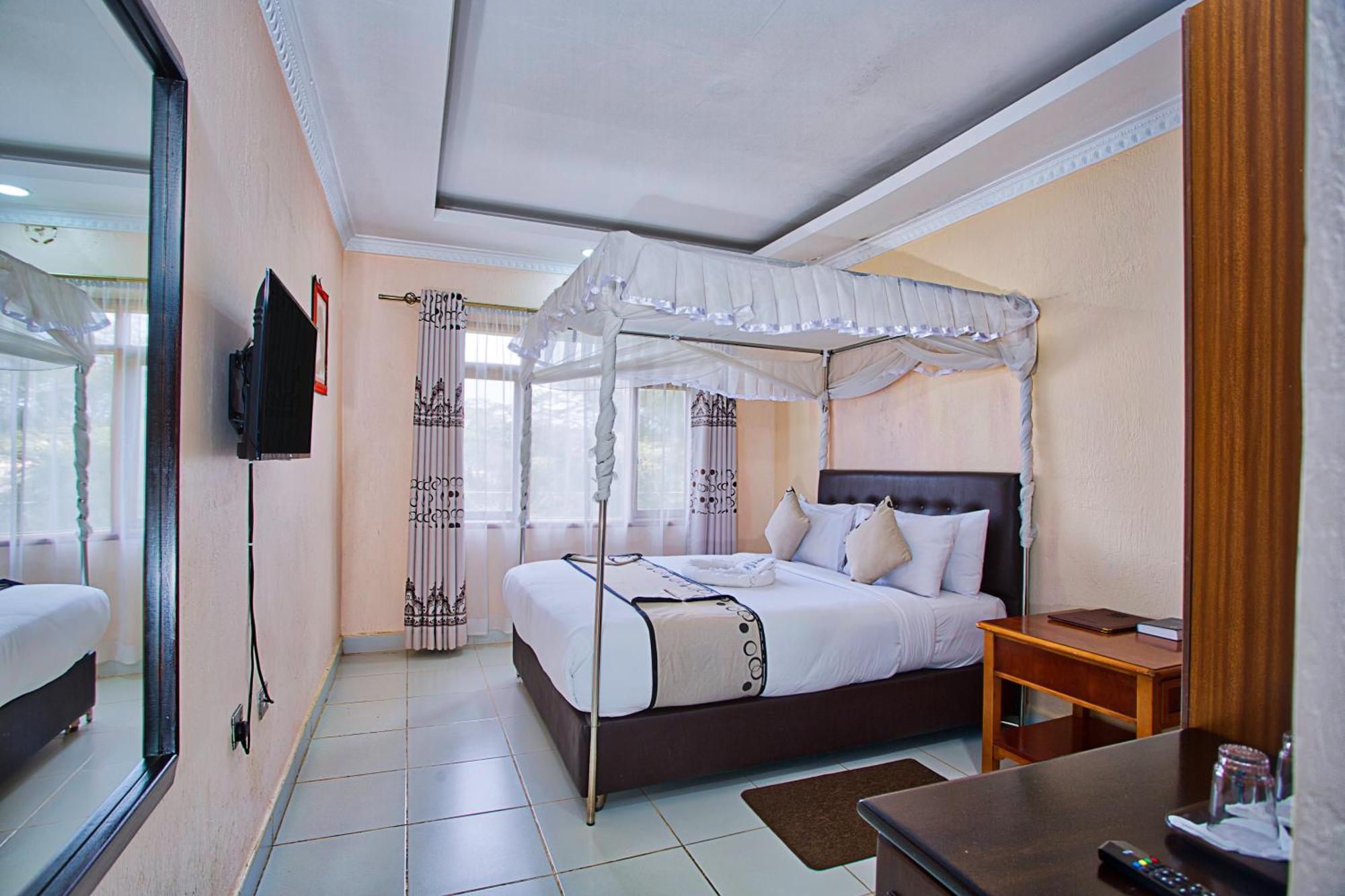 Chambai Hotel ไนวาชา ภายนอก รูปภาพ